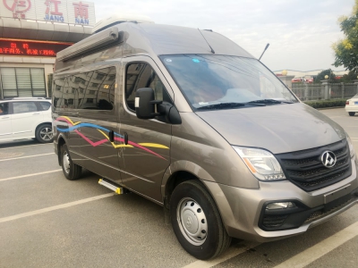 上汽大通V80長軸高頂B型房車