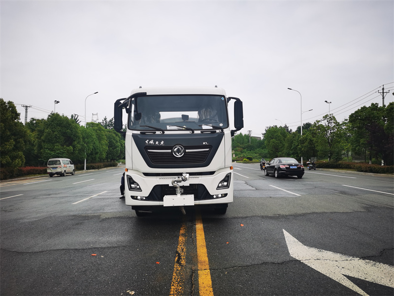 國六東風天龍后八輪 20噸 灑水車